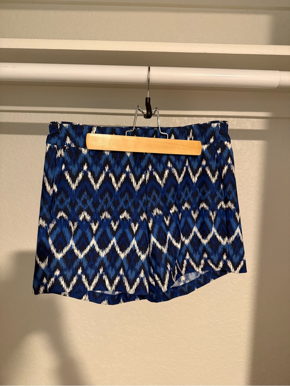 SPANX Blue and White Geometric Elastic-Waist Shorts